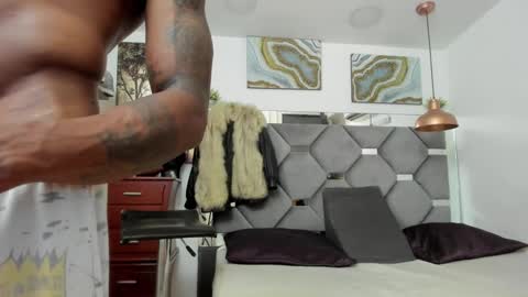 Snapshot of king_fitt_ chatting on 02-12-25, 11:20 HOT MEN BLACK online show from 02-12-25, 11:20