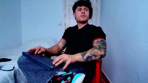 Snapshot of king_master_juan chatting on 11-10-25, 11:31 The Best Master online show from 11-10-25, 11:31