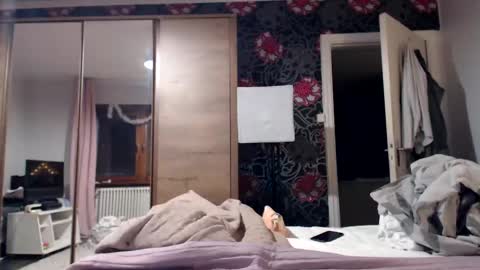 Snapshot of kingandprincess chatting on 12-22-24, 04:38 sexysexyhotwetpinkredpussy online show from 12-22-24, 04:38