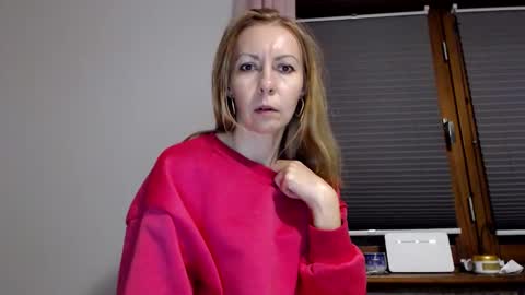 Snapshot of kingandprincess chatting on 09-16-25, 07:37 sexysexyhotwetpinkredpussy online show from 09-16-25, 07:37