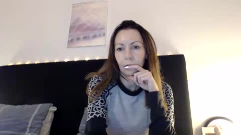 Snapshot of kingandprincess chatting on 11-12-25, 09:36 sexysexyhotwetpinkredpussy online show from 11-12-25, 09:36