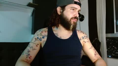 Snapshot of kingcat420 chatting on 10-18-25, 01:08 Jake online show from 10-18-25, 01:08