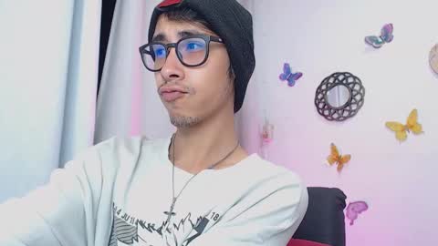 Snapshot of kingdanny_8 chatting on 10-15-25, 02:33 kingdanny_8 online show from 10-15-25, 02:33