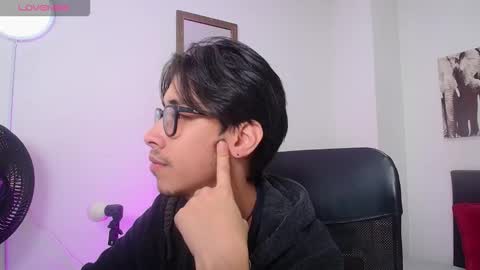 kingdanny_8 online show from 01-09-26, 04:48