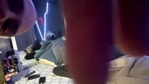 Snapshot of kingemul chatting on 11-01-25, 09:11 Emul King online show from 11-01-25, 09:11