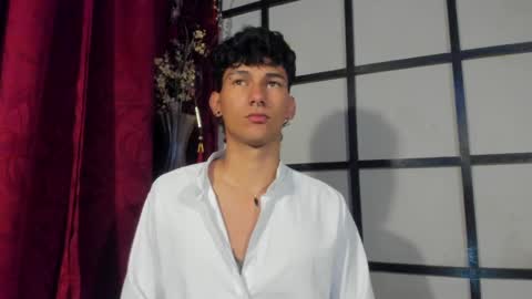 Snapshot of kingparker1 chatting on 12-04-24, 04:32 A L E X online show from 12-04-24, 04:32