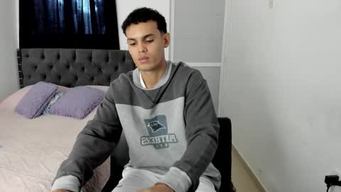 Snapshot of kings_latins chatting on 12-02-25, 06:58 DOMINANT ALPHA KINGS online show from 12-02-25, 06:58