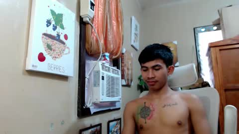 Snapshot of kingscock18 chatting on 12-01-25, 02:27 ALVIN online show from 12-01-25, 02:27