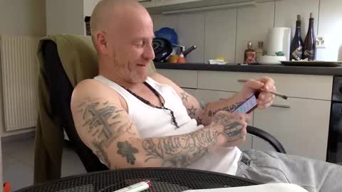 kingsize online show from 01-26-25, 12:11