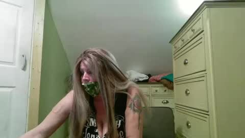 Snapshot of kinkster615 chatting on 02-14-25, 05:30 Kinkster online show from 02-14-25, 05:30