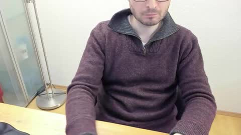 Snapshot of kinksubbydubby chatting on 11-19-25, 07:03 kinksubbydubby online show from 11-19-25, 07:03