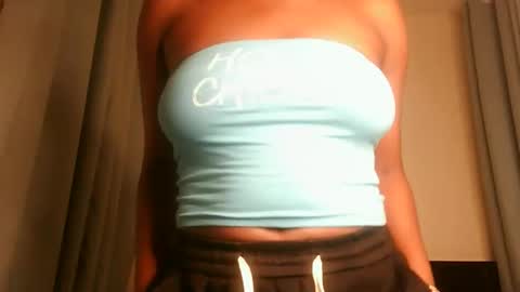 Lola online show from 12-16-25, 12:37