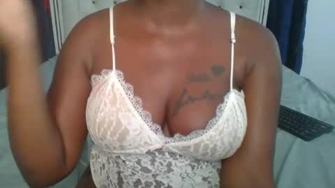 Snapshot of kinky_roey chatting on 12-17-25, 11:11 kinky_roey online show from 12-17-25, 11:11