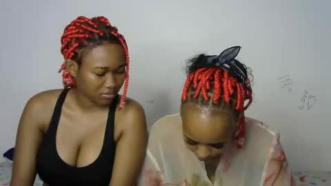 Snapshot of kinky_secrett chatting on 09-16-25, 07:20 Cupshee and cushey online show from 09-16-25, 07:20