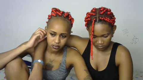 Snapshot of kinky_secrett chatting on 09-17-25, 01:07 Cupshee and cushey online show from 09-17-25, 01:07