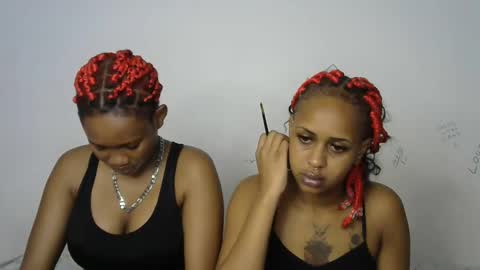 Snapshot of kinky_secrett chatting on 09-18-25, 07:21 Cupshee and cushey online show from 09-18-25, 07:21