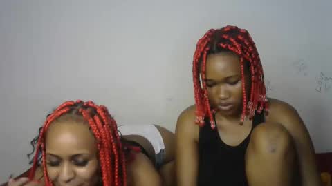 Snapshot of kinky_secrett chatting on 09-24-25, 04:32 Cupshee and cushey online show from 09-24-25, 04:32