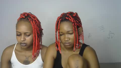 Snapshot of kinky_secrett chatting on 09-26-25, 02:43 Cupshee and cushey online show from 09-26-25, 02:43