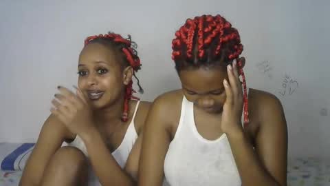 Snapshot of kinky_secrett chatting on 09-27-25, 07:46 Cupshee and cushey online show from 09-27-25, 07:46