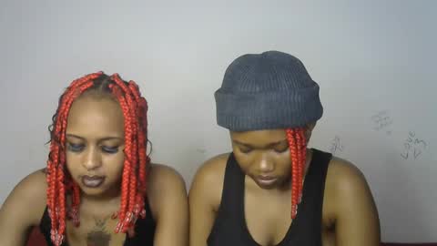 Snapshot of kinky_secrett chatting on 09-30-25, 09:03 Cupshee and cushey online show from 09-30-25, 09:03