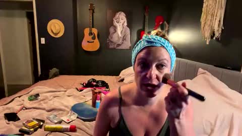 Snapshot of kinkyblinders chatting on 10-23-25, 01:38 Kinkyblinders online show from 10-23-25, 01:38