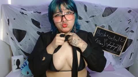 kinkydoll69_ online show from 10-02-25, 09:22