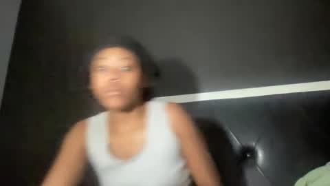 Bunniii online show from 02-01-25, 12:07