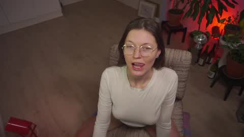 Snapshot of kinkyorange_ chatting on 12-08-24, 02:19 Mary the Soulmate online show from 12-08-24, 02:19