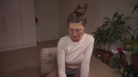 Snapshot of kinkyorange_ chatting on 12-19-24, 04:35 Mary the Soulmate online show from 12-19-24, 04:35