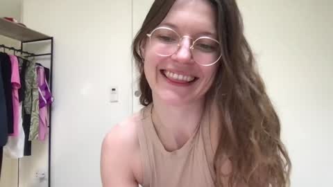 Snapshot of kinkyorange_ chatting on 01-15-25, 12:15 Mary the Soulmate online show from 01-15-25, 12:15