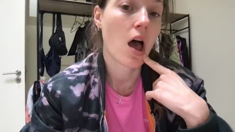 Snapshot of kinkyorange_ chatting on 01-24-25, 11:59 Mary the Soulmate online show from 01-24-25, 11:59