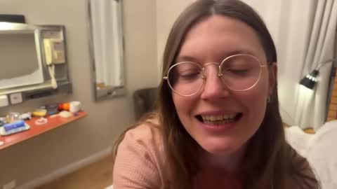 Snapshot of kinkyorange_ chatting on 02-19-25, 05:49 Mary the Soulmate online show from 02-19-25, 05:49