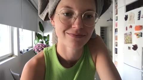 Snapshot of kinkyorange_ chatting on 09-09-25, 09:31 Mary the Soulmate online show from 09-09-25, 09:31