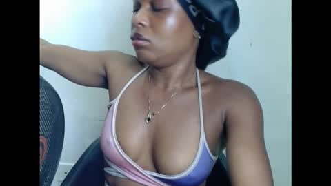 Snapshot of kinkyxxnasty chatting on 11-23-25, 08:36 kinkyxxnasty online show from 11-23-25, 08:36