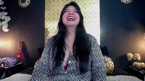 Snapshot of kinkyy_mom chatting on 11-14-25, 03:11 kinkyy_mom online show from 11-14-25, 03:11