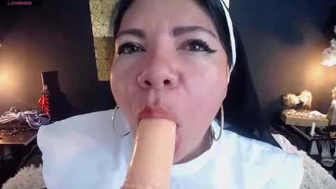 Snapshot of kinkyy_mom chatting on 12-03-25, 03:10 kinkyy_mom online show from 12-03-25, 03:10