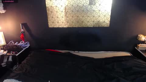 Snapshot of kinkyy_mom chatting on 12-05-25, 02:03 kinkyy_mom online show from 12-05-25, 02:03