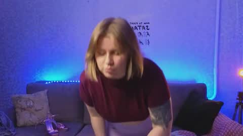 Snapshot of kira_citro chatting on 01-10-25, 12:17 Kira NEXT STREAM December 4 5pm CET 11am EST online show from 01-10-25, 12:17