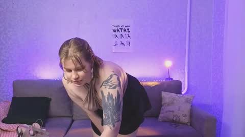Snapshot of kira_citro chatting on 01-11-25, 12:12 Kira NEXT STREAM December 4 5pm CET 11am EST online show from 01-11-25, 12:12
