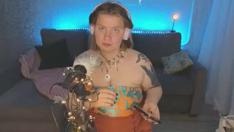 Snapshot of kira_citro chatting on 01-17-25, 08:33 Kira NEXT STREAM December 4 5pm CET 11am EST online show from 01-17-25, 08:33