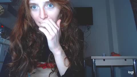 Snapshot of kira_foxy_ chatting on 03-06-25, 01:24 Kira online show from 03-06-25, 01:24