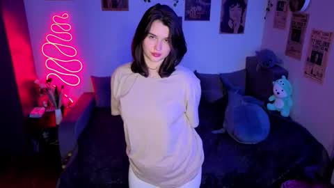 Kira VanKick online show from 10-20-25, 07:03