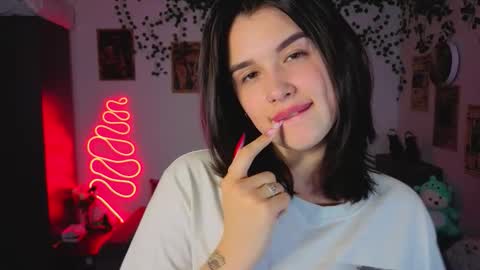 Kira VanKick online show from 10-29-25, 04:42