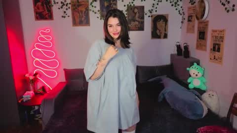 Kira VanKick online show from 10-30-25, 05:13