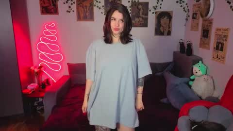 Kira VanKick online show from 11-03-25, 05:14