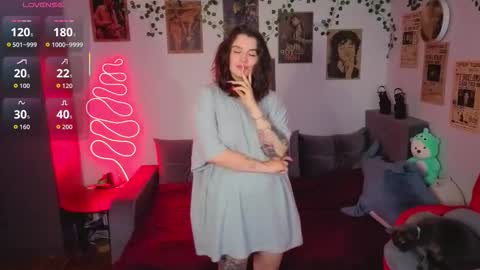 Kira VanKick online show from 11-13-25, 05:01