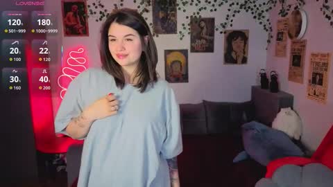 Kira VanKick online show from 11-21-25, 08:24