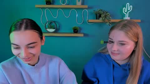 Snapshot of kira_light__ chatting on 10-22-25, 09:20 kira_light__ online show from 10-22-25, 09:20