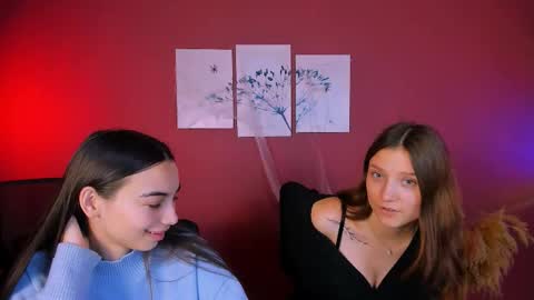 Snapshot of kira_light__ chatting on 10-29-25, 12:18 kira_light__ online show from 10-29-25, 12:18