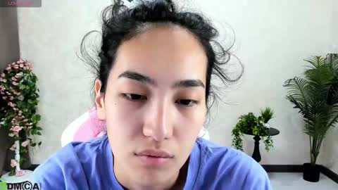 Aura online show from 10-21-25, 02:01